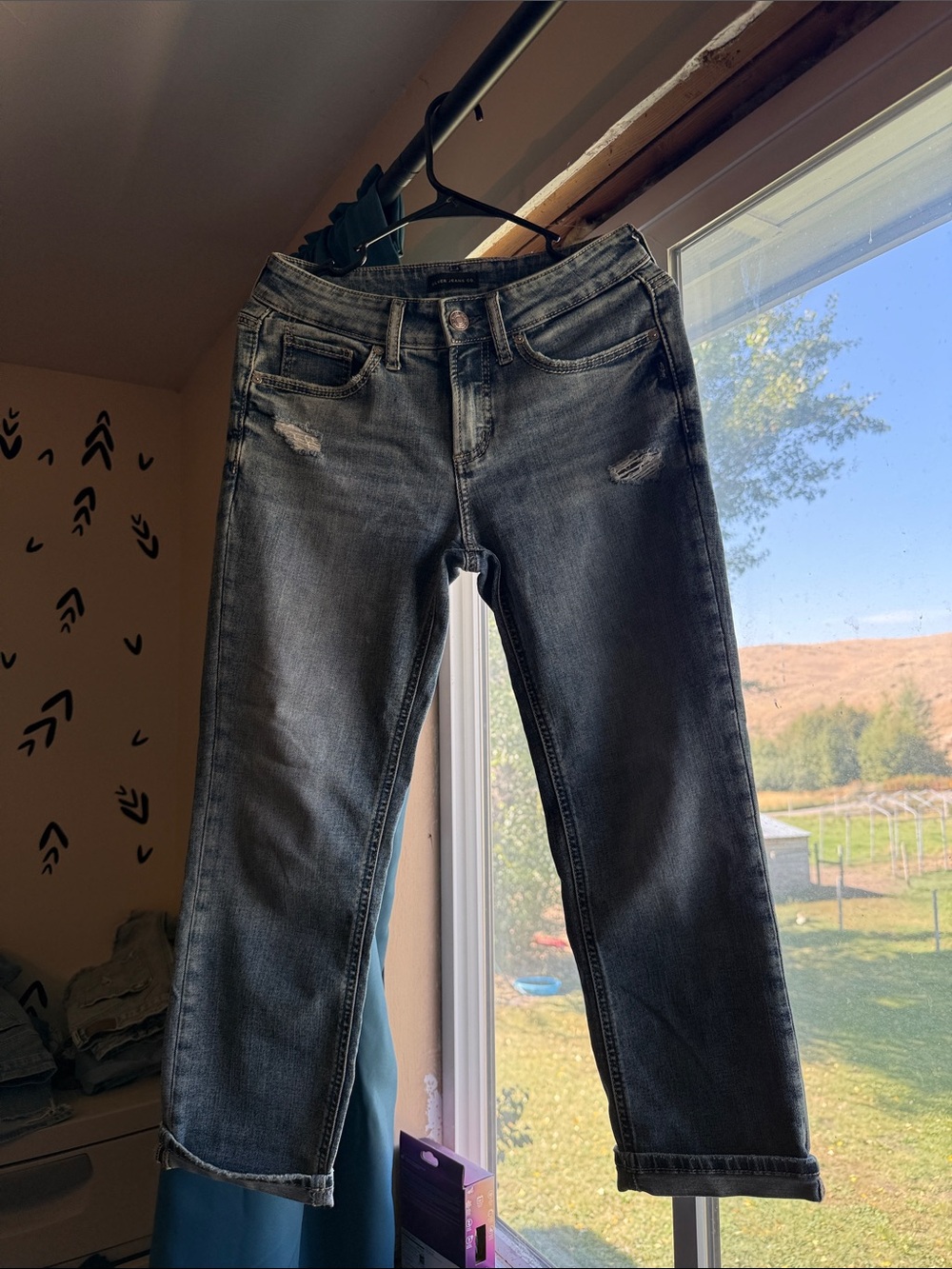 Silver Jeans Women's Faded Blue Cropped Straight Jeans